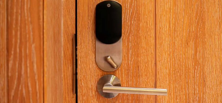 Automatic Locking Door Knob Lompoc